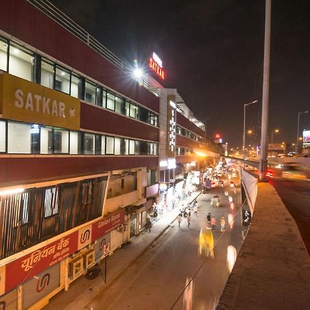 Hotel Satkar Surat Bagian luar foto