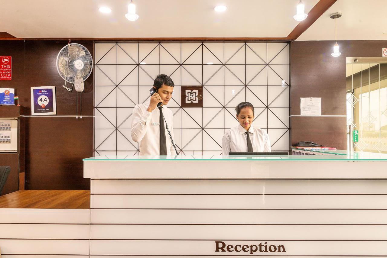 Hotel Satkar Surat Bagian luar foto