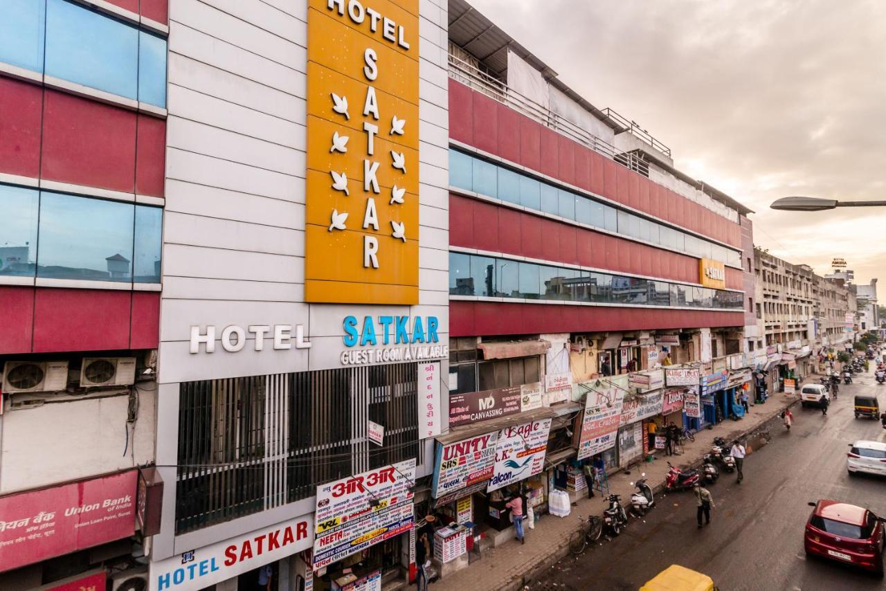 Hotel Satkar Surat Bagian luar foto